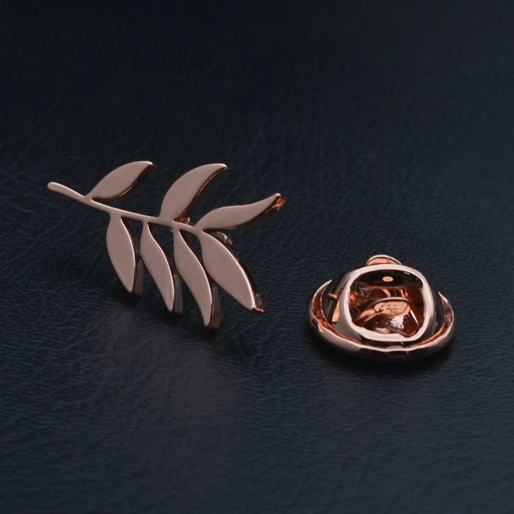 Bulk Elegant Men's Collar Pins – Trendy Olive Twig Boutonnières – Polished Steel Decorative Badges – Stylish Giftable Jewelry -Alfinetes Elegantes de Colarinho Masculino – Broches Modernos de Ramo de Oliveira – Aço Inoxidável – Joia Masculina