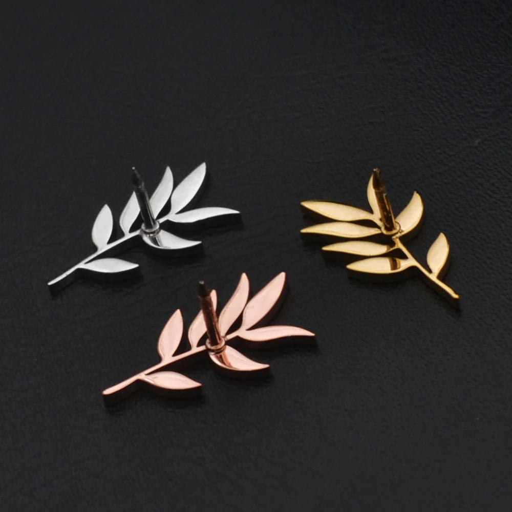 Bulk Elegant Men's Collar Pins – Trendy Olive Twig Boutonnières – Polished Steel Decorative Badges – Stylish Giftable Jewelry -Alfinetes Elegantes de Colarinho Masculino – Broches Modernos de Ramo de Oliveira – Aço Inoxidável – Joia Masculina