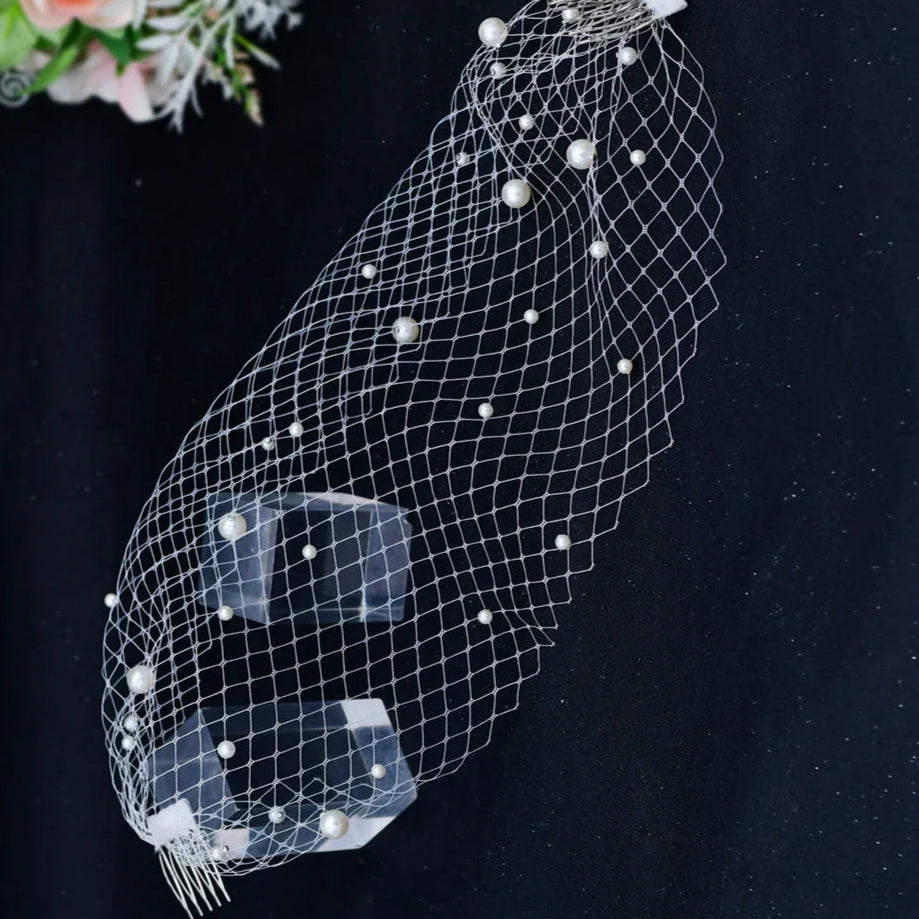 Diamond Tulle Party Headband – Vintage Bridal Cage Veil for Weddings & Events - Véu de Tela com Tule Russo e Diamantes Artificiais – Tiaras para Noivas e Acessório para Red carpet-Baile de Gala