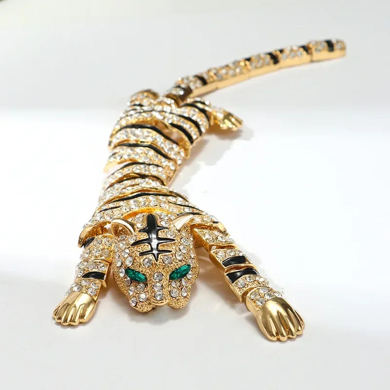 Cartier Inspirational Brooch, Luxury Pin - Grand Soirée - Silver-Gold - Broche Inspirado à la Cartier - Luxo - Gala Internacional - Prata-Dourado