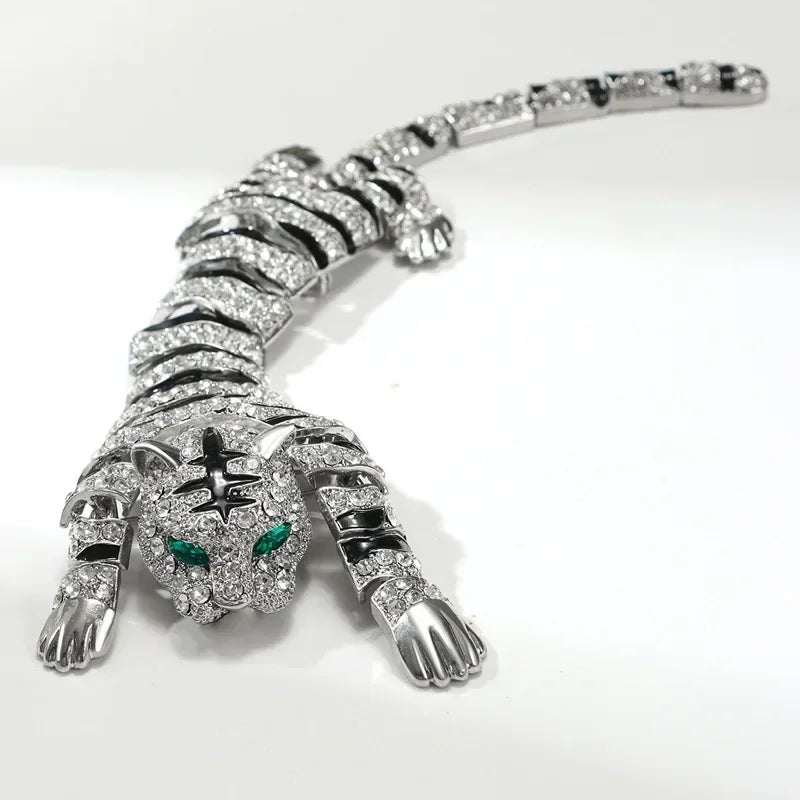 Cartier Inspirational Brooch, Luxury Pin - Grand Soirée - Silver-Gold - Broche Inspirado à la Cartier - Luxo - Gala Internacional - Prata-Dourado