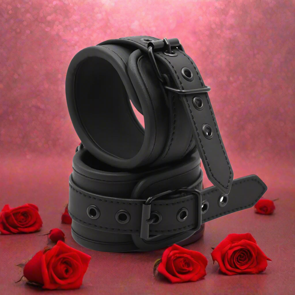 Adjustable Handcuffs Wrist Ankle - Leather - Algemas Ajustáveis Pulsos-Tornozelos- Couro - Para Jogos Eróticos