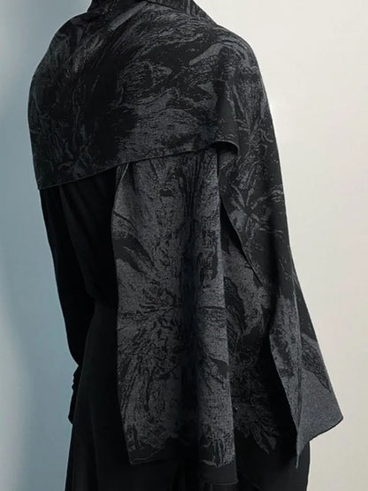 Cape-Scarf Dark Graphic Mystic Vibe -Winter Alternative Cashmere - Vintage Luxury - Capa-e-Echarpe com Estampa Obscura - Estilo Místico – Inverno em Cashmere-Alternativo  – Luxo Vintage